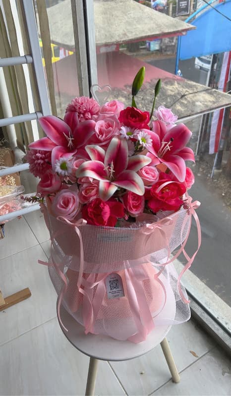Bold Pinkie Blossom